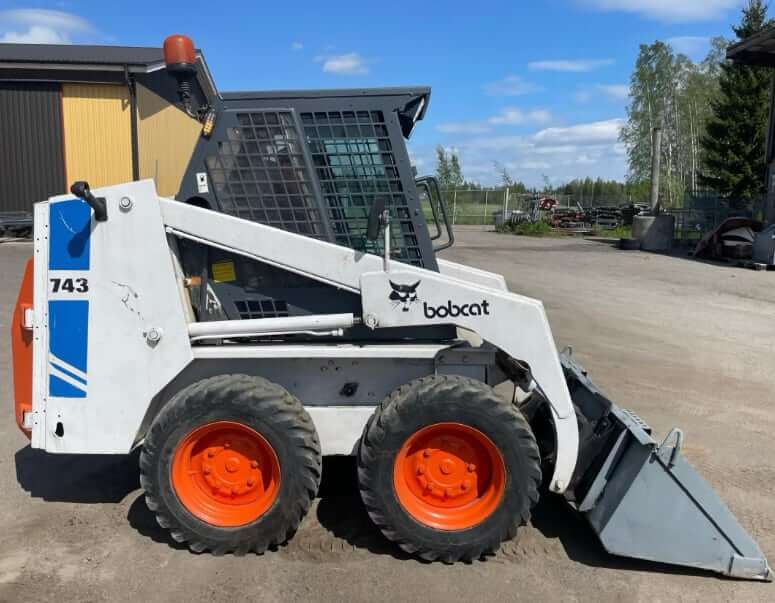 Bobcat 743DS Skid Steer Loader Weight and Capacity