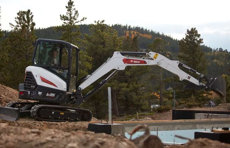 Bobcat E35 Mini Excavator Max Reach