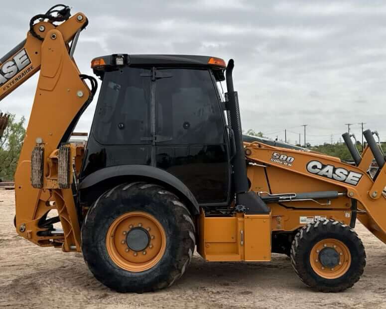 Case 580 Super N (2010, 445TA Tier 3) Tires