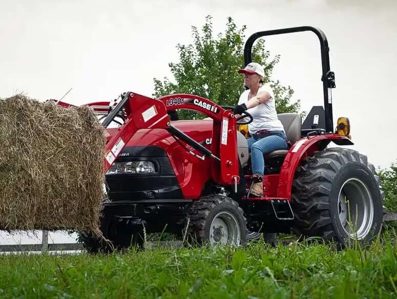 Case IH Farmall 35A Tractor with L340A Loader