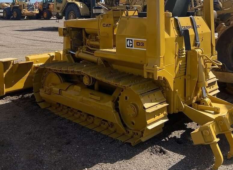 CAT D3 Bulldozer (1972 - 1979) with Ripper