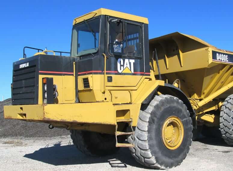 CAT D400E Service Refill Capacities