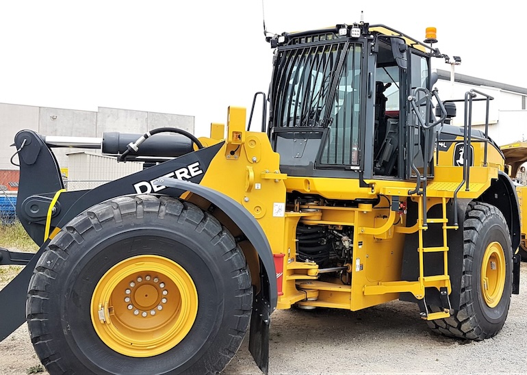 Deere Wheel Loader with OPG (Operator Protective Guards)