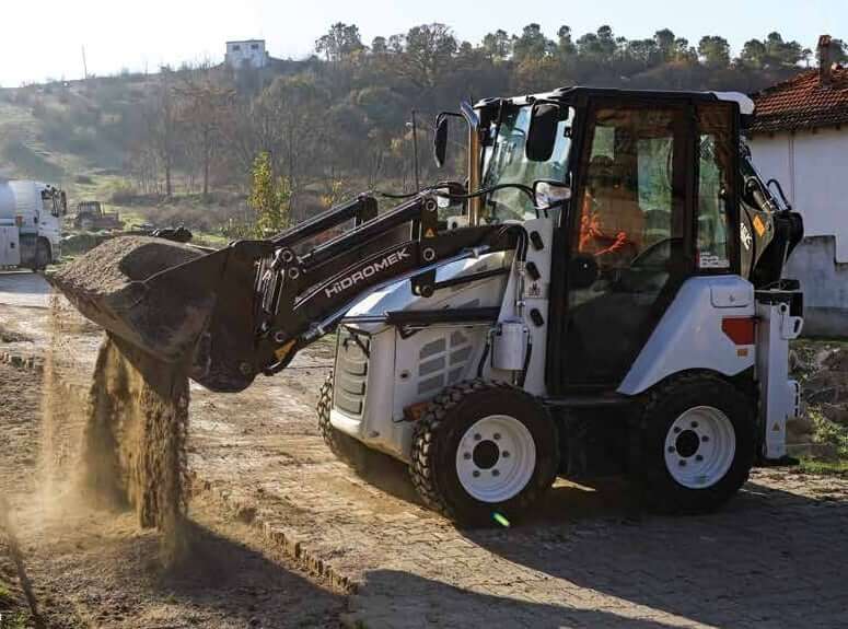 Hidromek HMK 62 SS Mini Backhoe Loader Capacity
