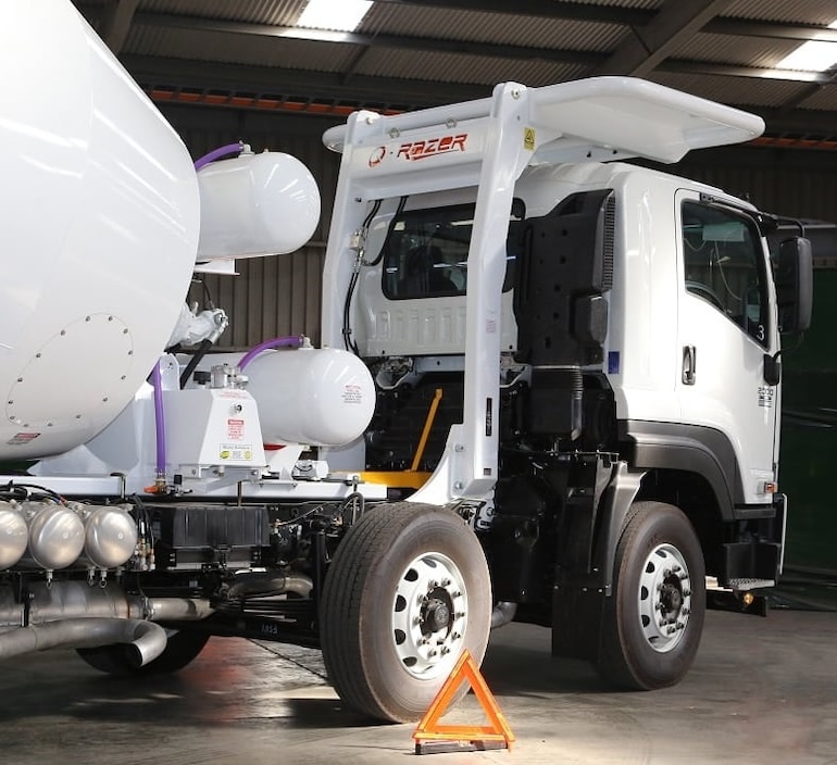 ISUZU Concrete Mixer Truck with ROPS and FOPS