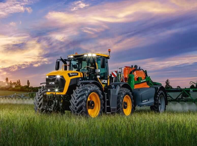 New JCB Fastrac 6260 Tractor