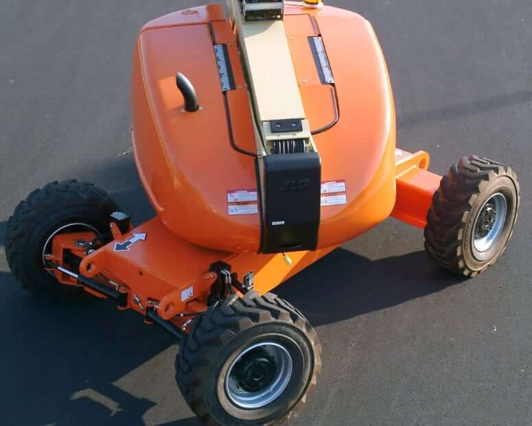JLG 600AJ Transmission Specs