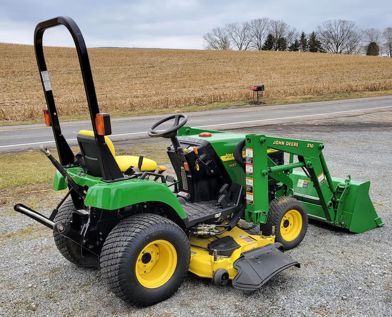 John Deere 2210