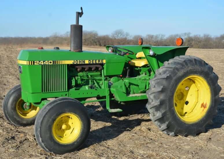 John Deere 2440 Utility Tractor Dimensions