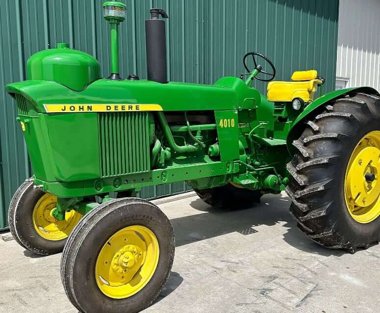 John Deere 4010 Row-Crop Tractor with LPG Engine