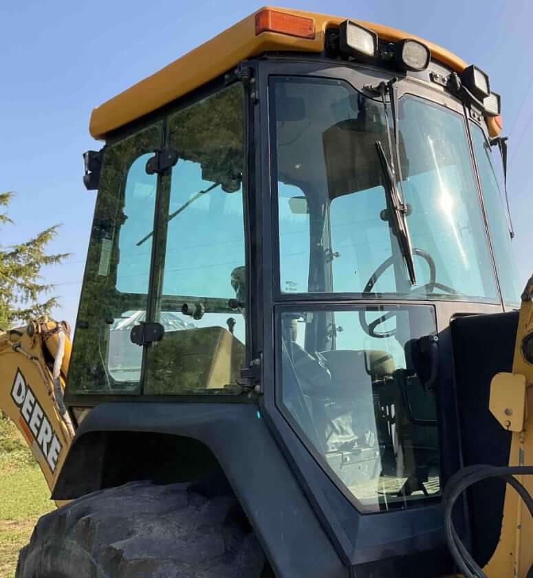 John Deere 410E Backhoe Loader Cab
