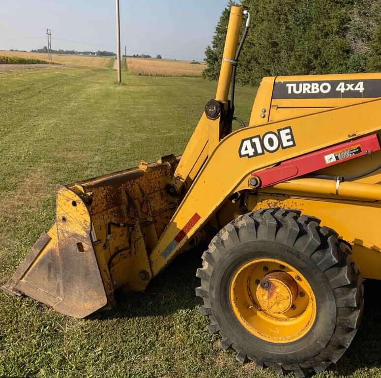 John Deere 410E Loader Arm Specs