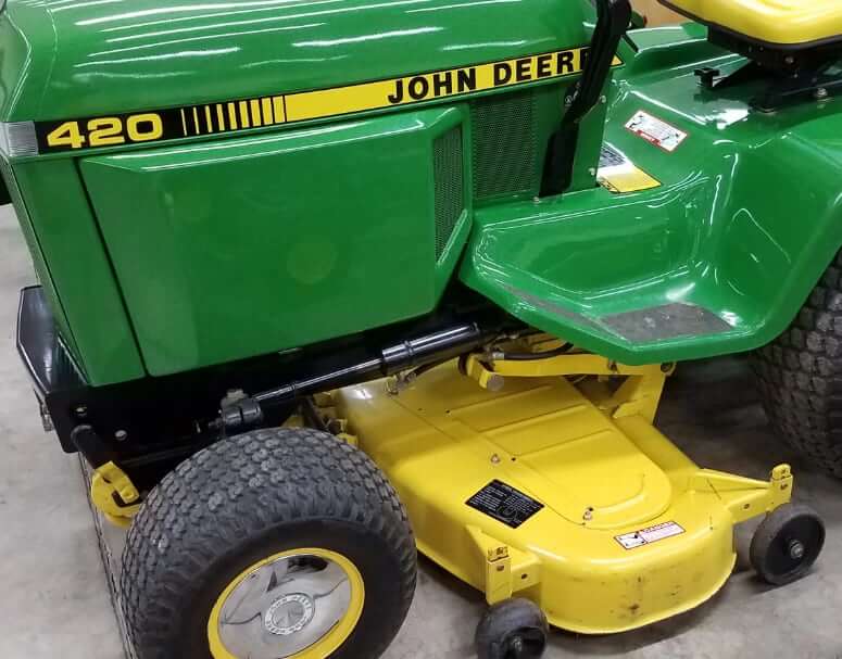 John Deere 420 Tractor Mid-Mount Mower Deck
