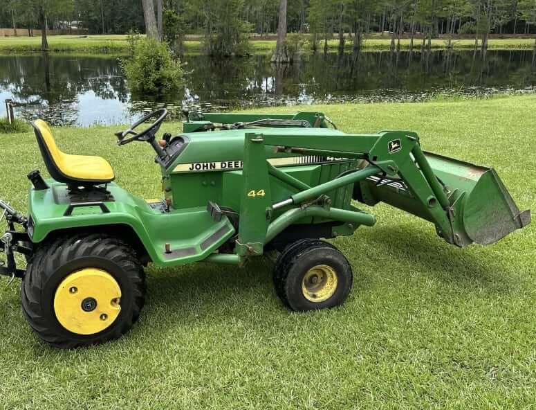 John Deere 430 Garden Tractor with Loader 44