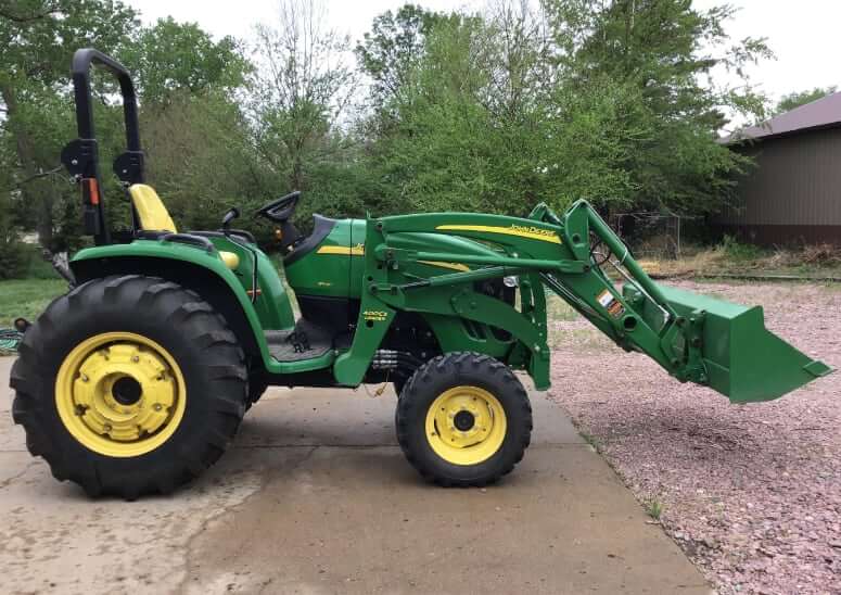 John Deere 4320 Utility Tractor with 440CX Loader