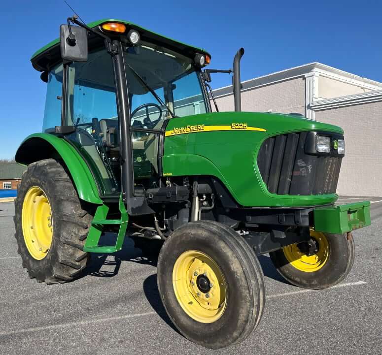 John Deere 5225 Utility Tractor Dimensions and Weight