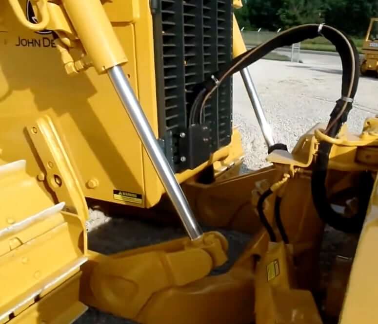 John Deere 750C Dozer Hydraulic Specs