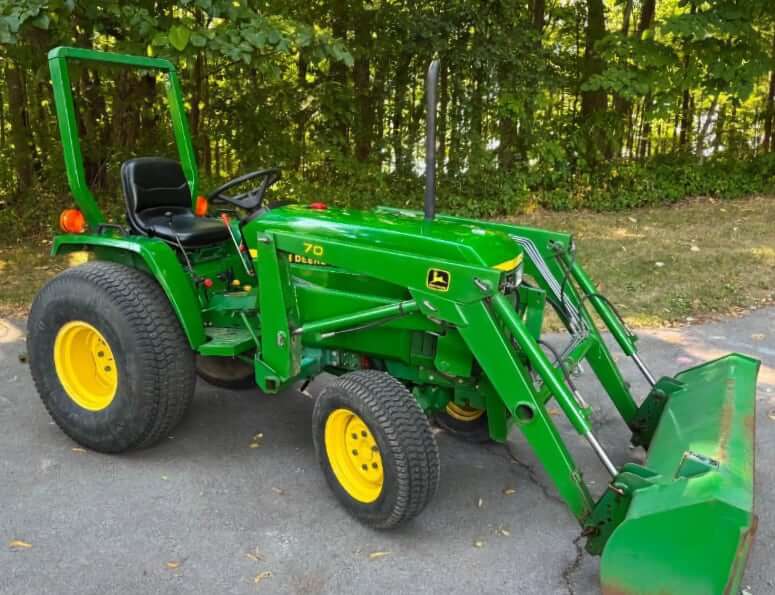 John Deere 770 Tractor with 70 Loader
