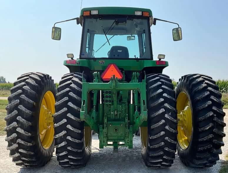 John Deere 7810 Tractor Rear PTO and 3-Point Hitch