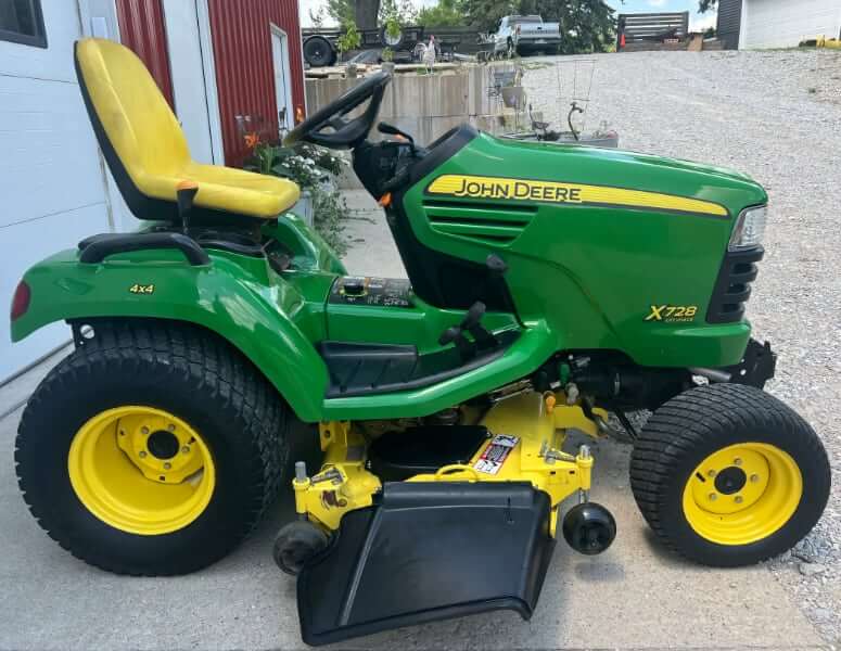 John Deere X728 Tractor with Mower Deck