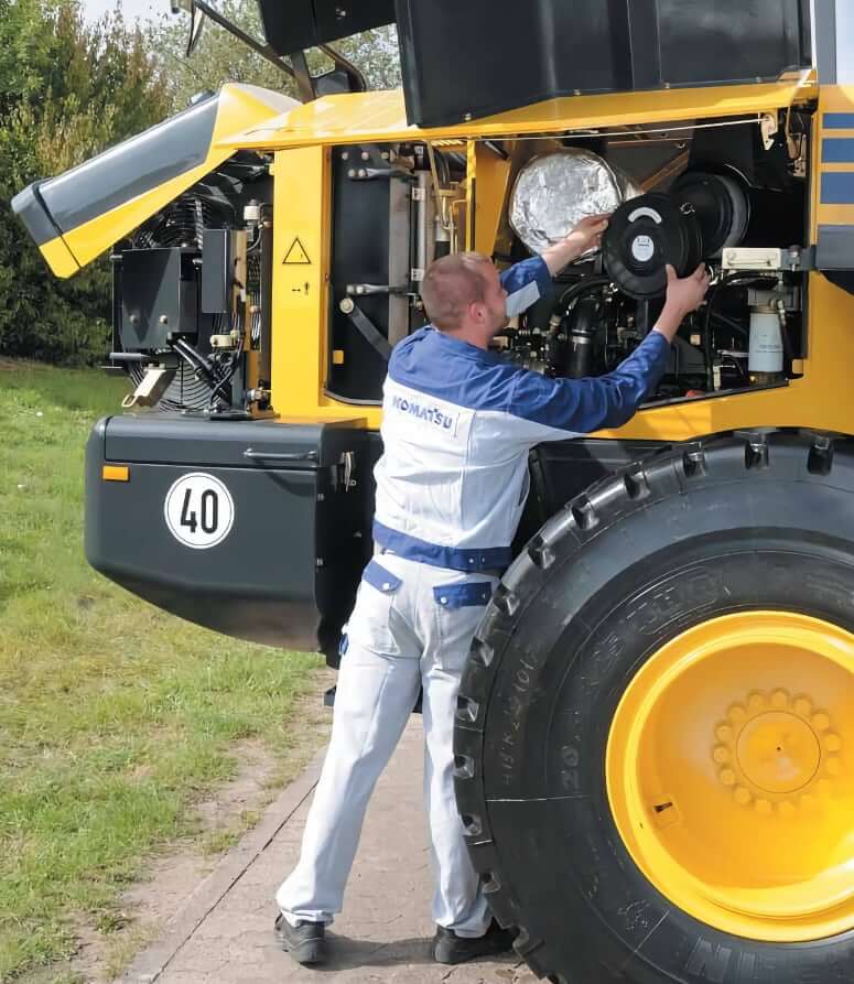 Komatsu WA320PZ-6 Service Refill Capacities