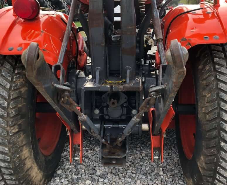 Kubota B7100HST Tractor Rear PTO and 3 Point Hitch