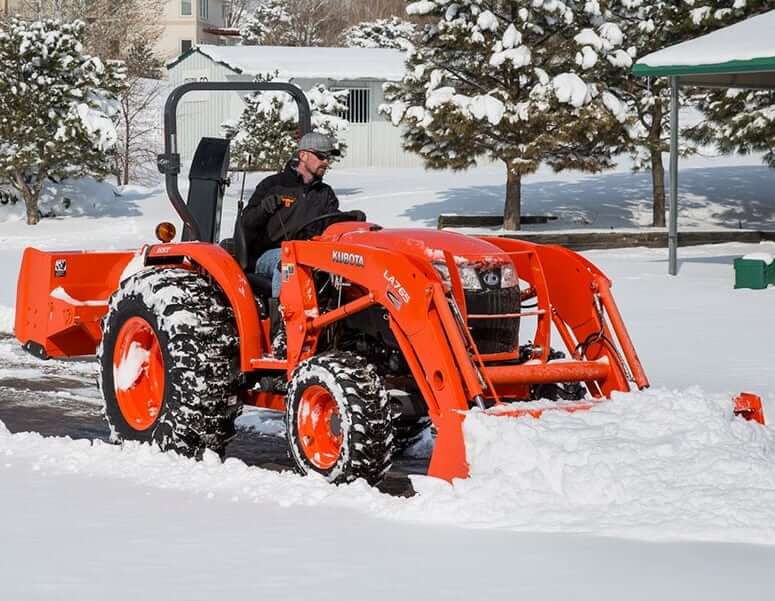 Kubota L4701 with Snowblower and Front Loader