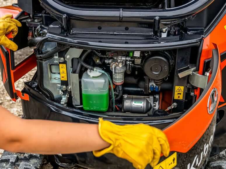 Kubota U17-5 Filters and Service Refill Capacities