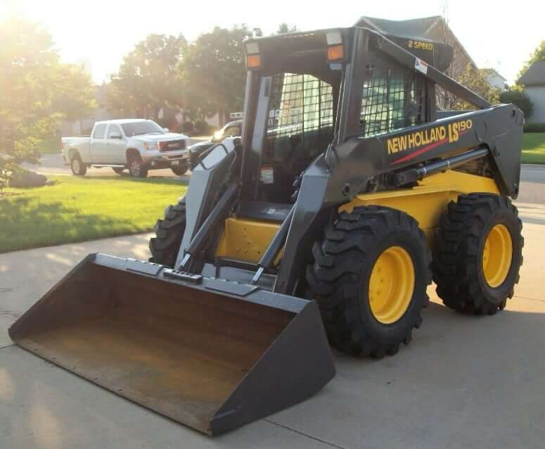 New Holland LS190 Skid Steer Loader Bucket