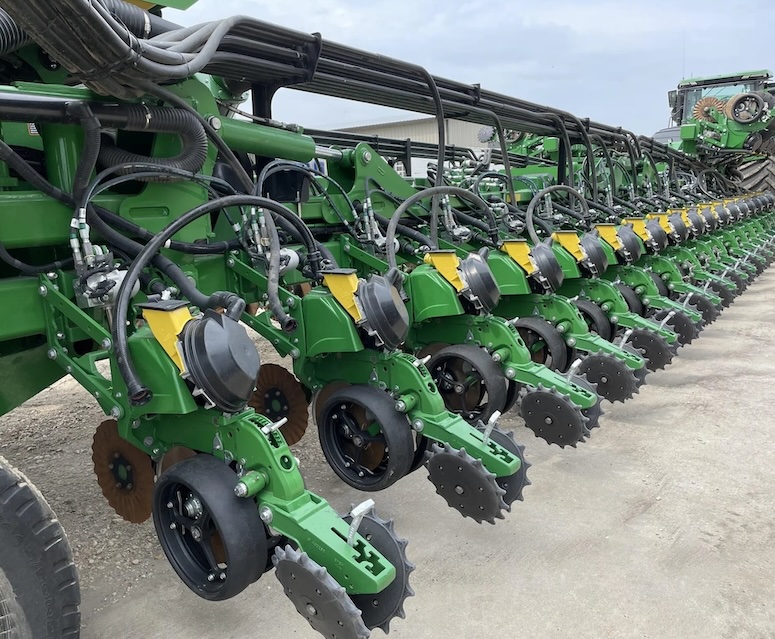 John Deere DB120 Planter